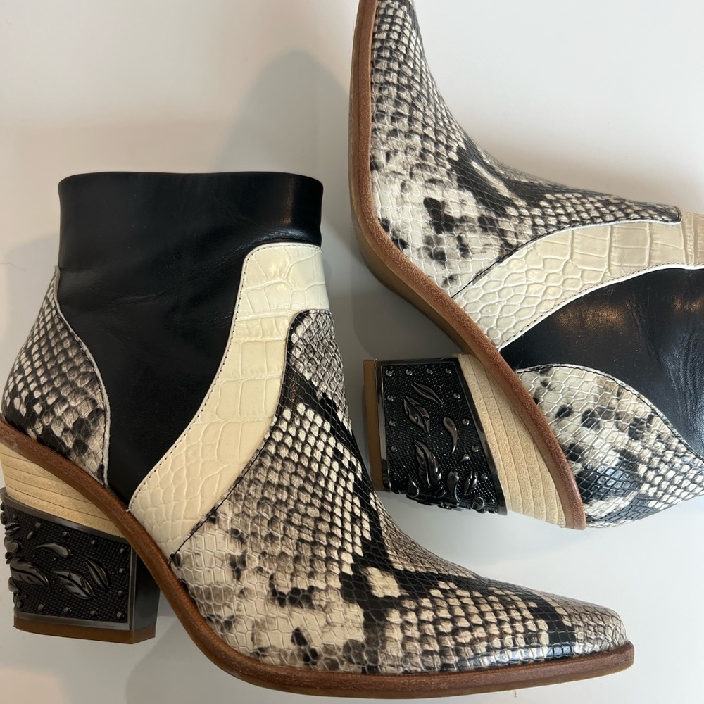 Gianni Bini Booties